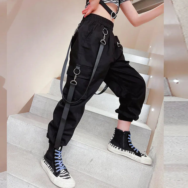 Girls’ black streetwear cargo pants -Pantalones cargo negros estilo streetwear para chicas